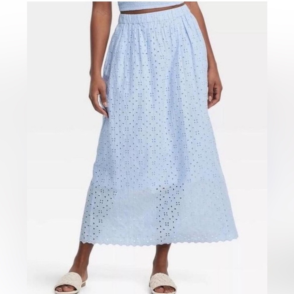 Universal Thread Baby Blue Eyelet
Midi Skirt Lined Elastic Waist Size XL